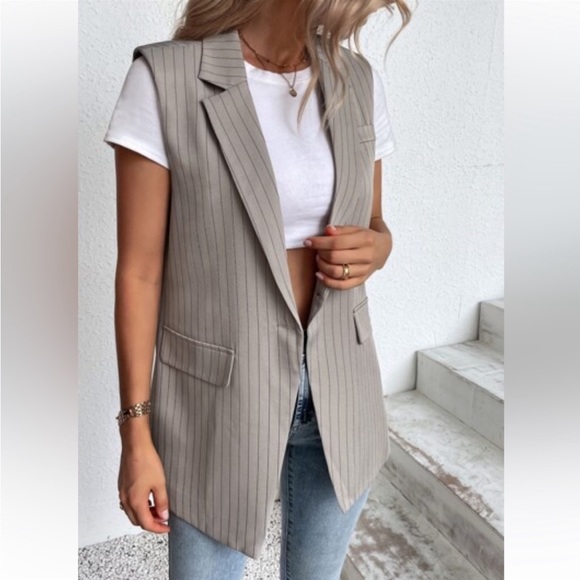 33. Calvin Klein Vest in Khaki Stripes, Size 16 - Picture 10 of 15